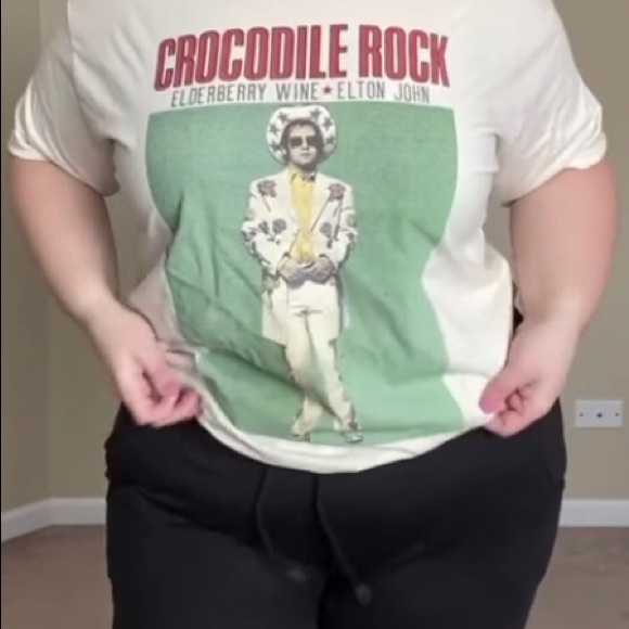 Nasty Gal Tops - Crocodile Rock T-shirt, size XL